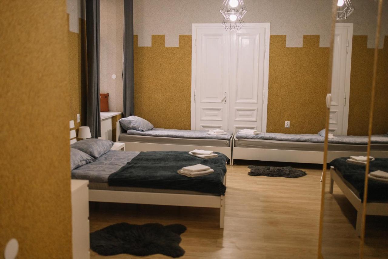 West13 Guest Rooms Krakow Bagian luar foto