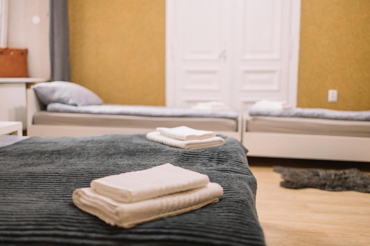 West13 Guest Rooms Krakow Bagian luar foto