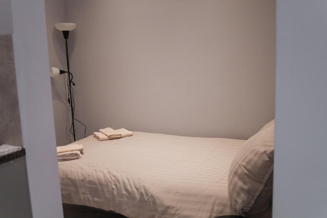 West13 Guest Rooms Krakow Bagian luar foto