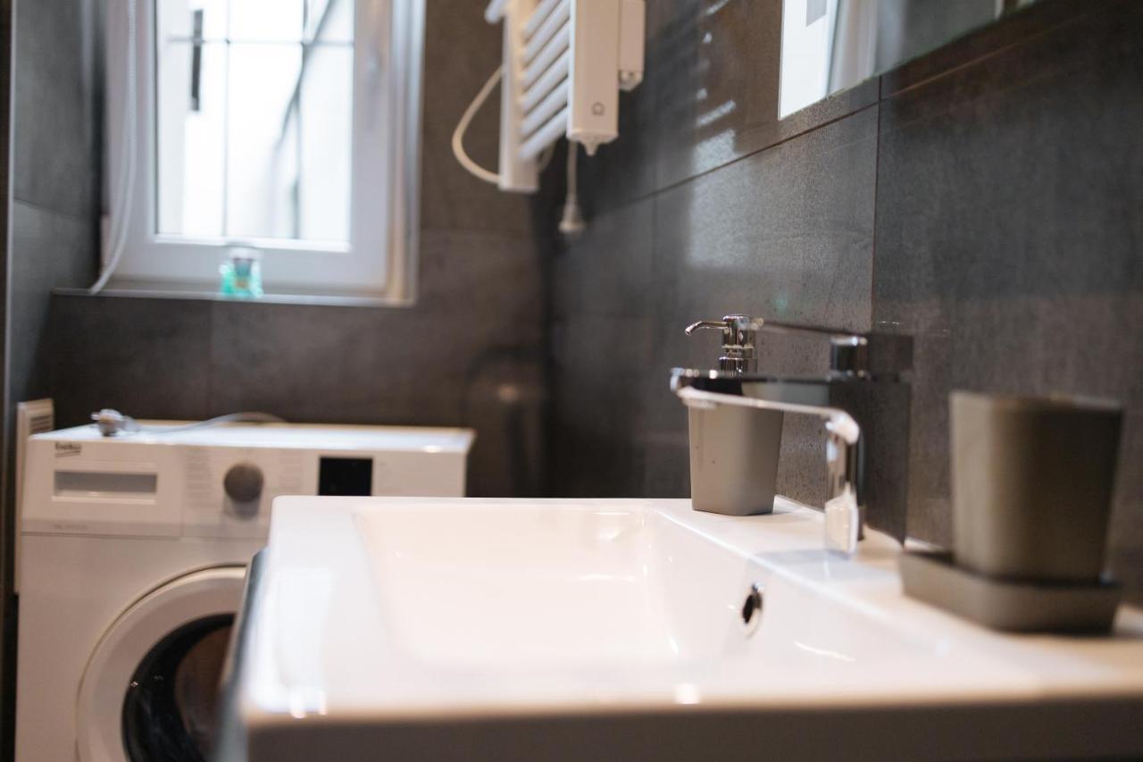 West13 Guest Rooms Krakow Bagian luar foto