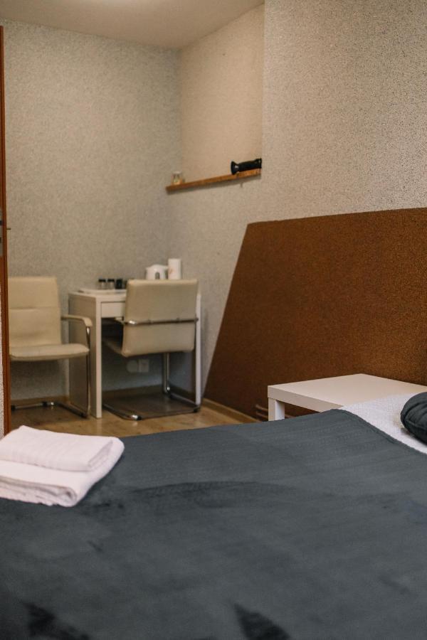 West13 Guest Rooms Krakow Bagian luar foto